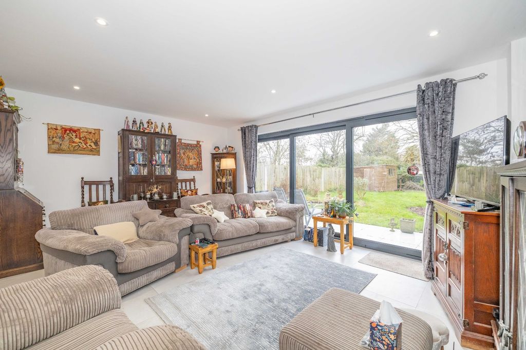 Property photo 2 of 16 Picture 2