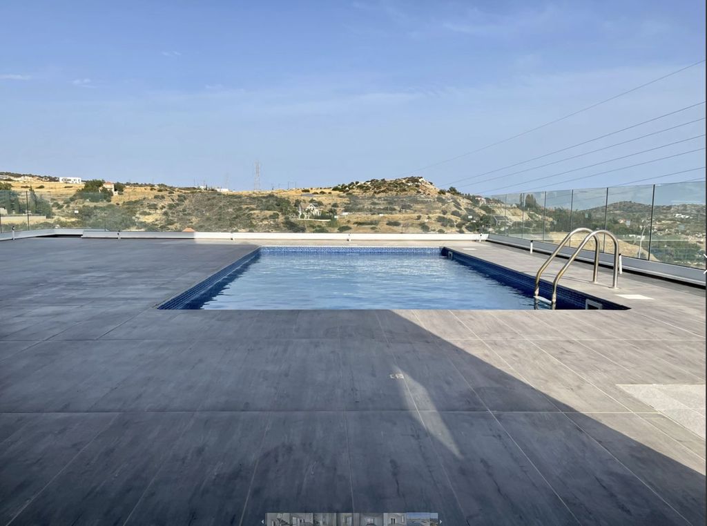 Property photo 3 of 24