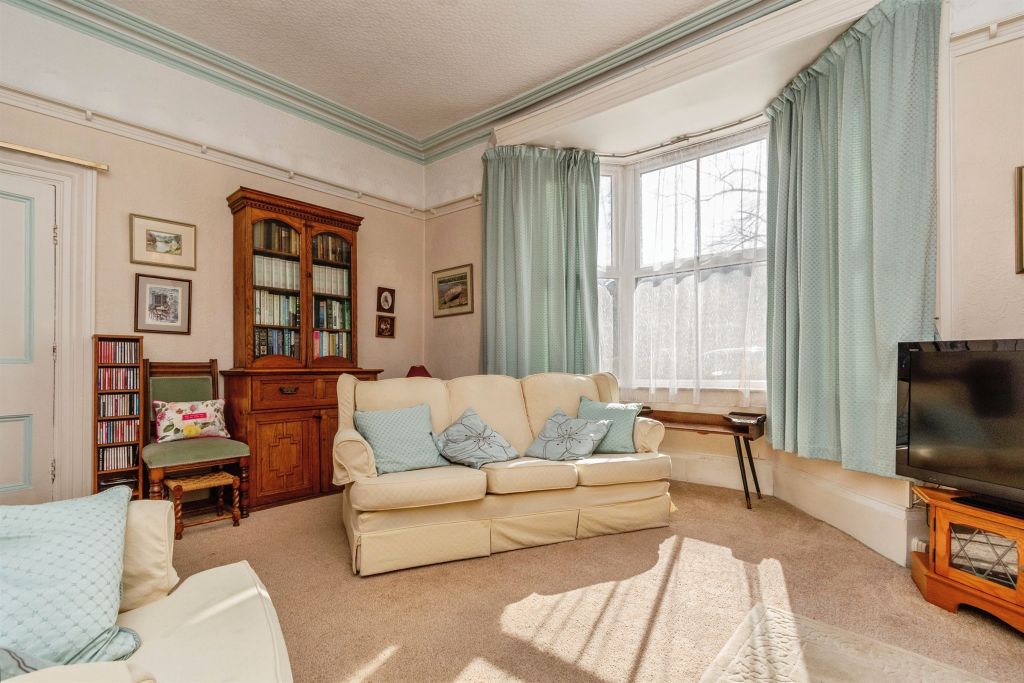 Property photo 3 of 20