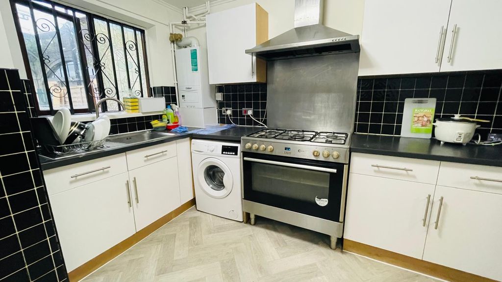 Property photo 2 of 7 Gallery