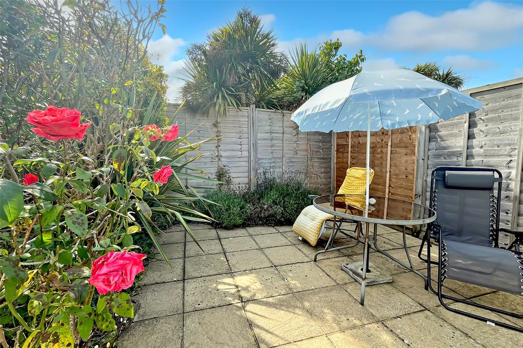 Property photo 2 of 15 Picture No. 11