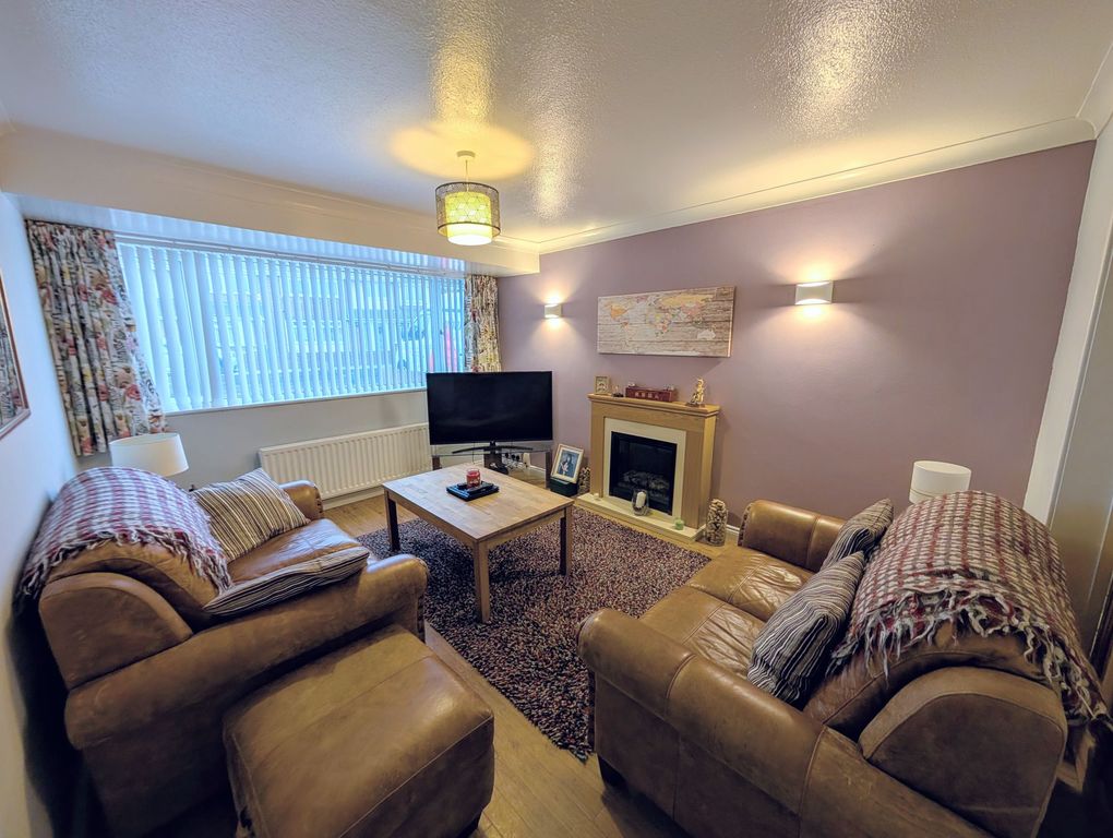 Property photo 2 of 25