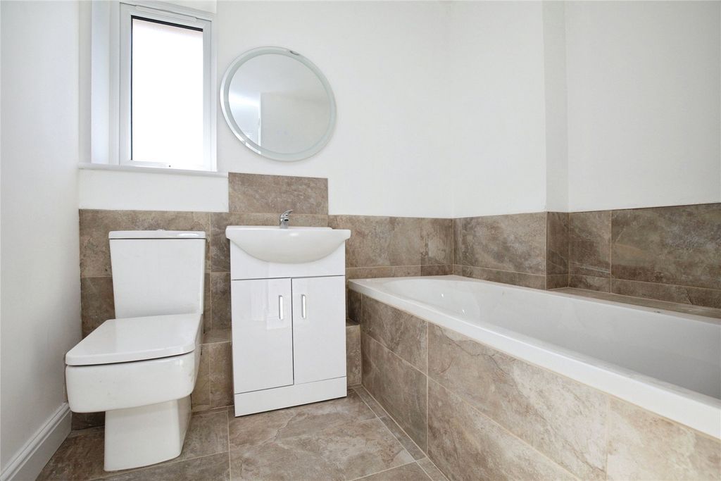 Property photo 2 of 23 Picture No. 32