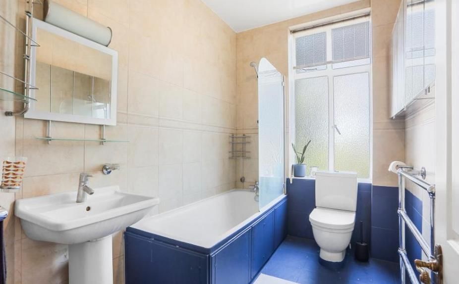 Property photo 3 of 5 74 Ivor Court 3 11.11.Png