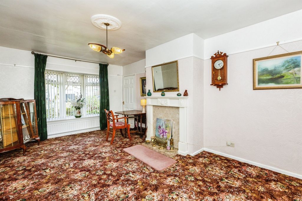 Property photo 3 of 18