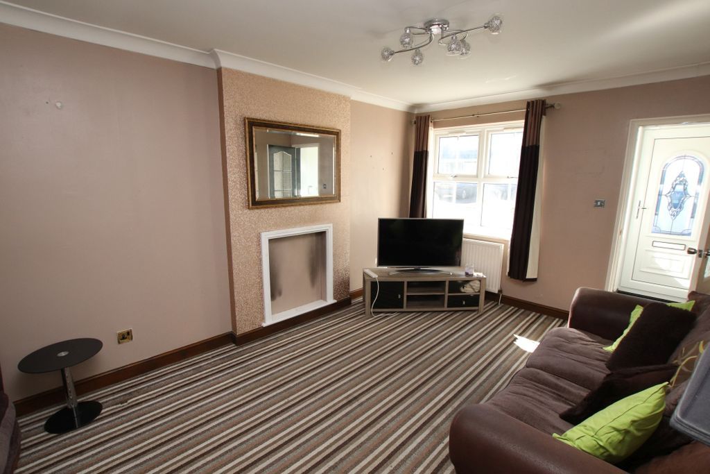 Property photo 2 of 16 Lounge