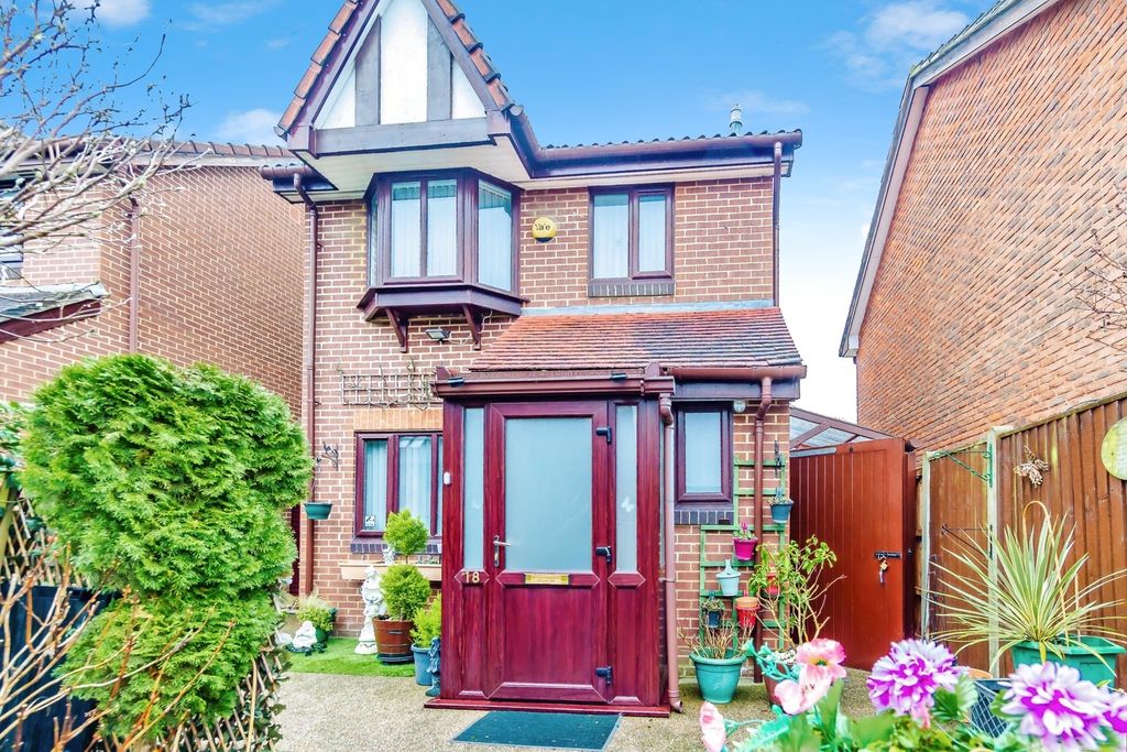 Property photo 1 of 18 Pbox-Img.Jpg