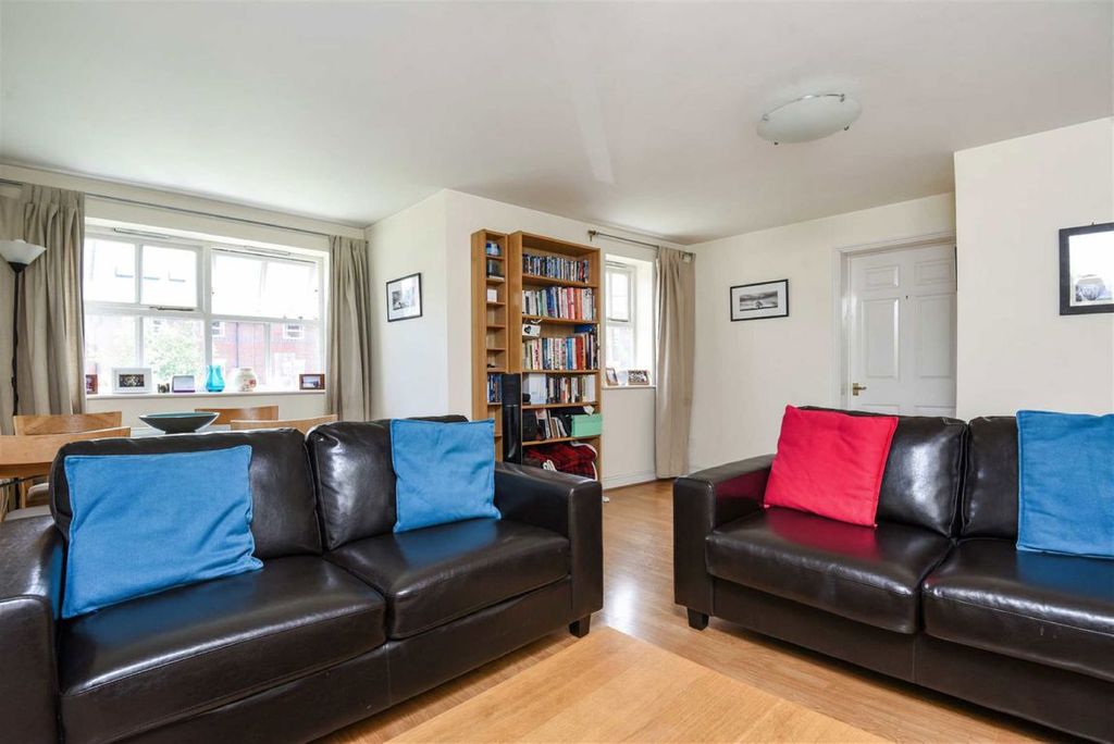 Property photo 2 of 4