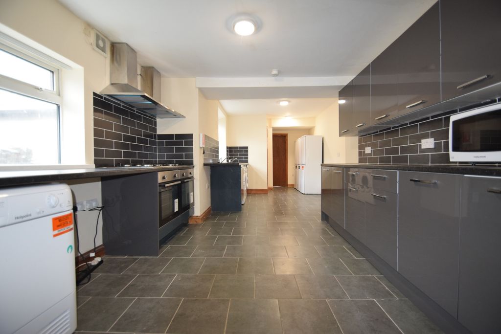 Property photo 1 of 17 Photo 17