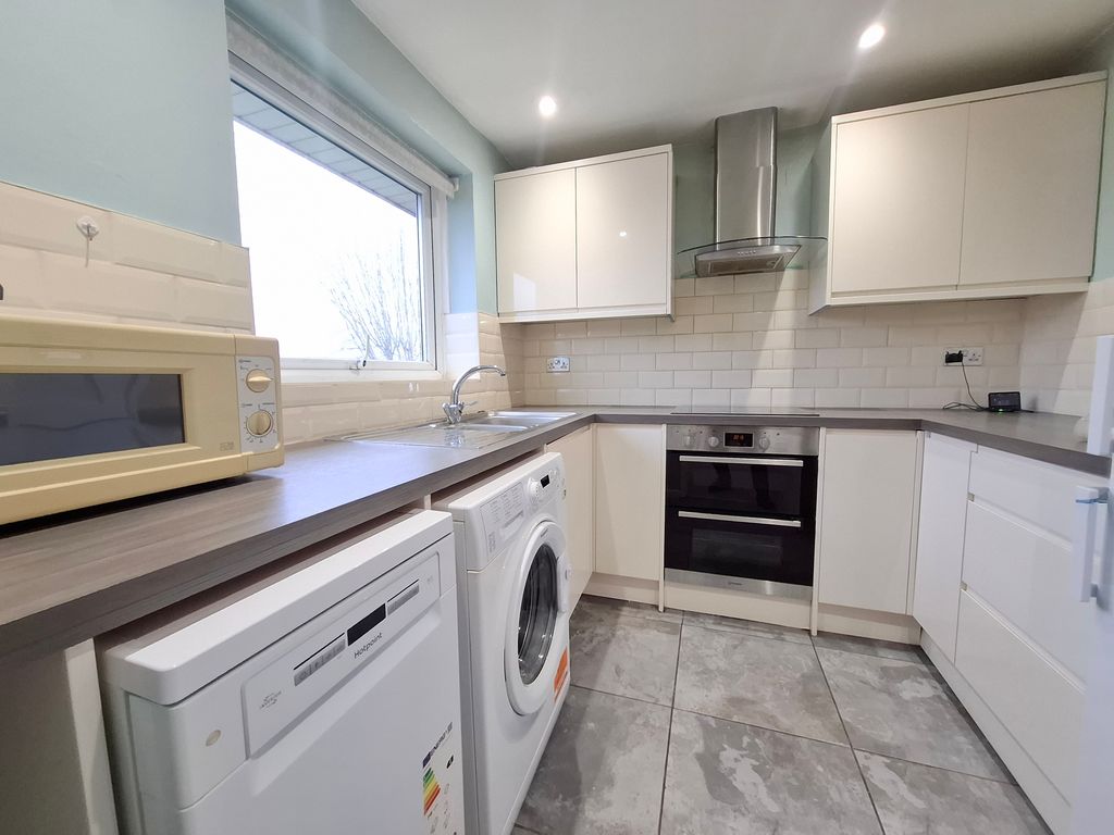 Property photo 1 of 8 Exterior