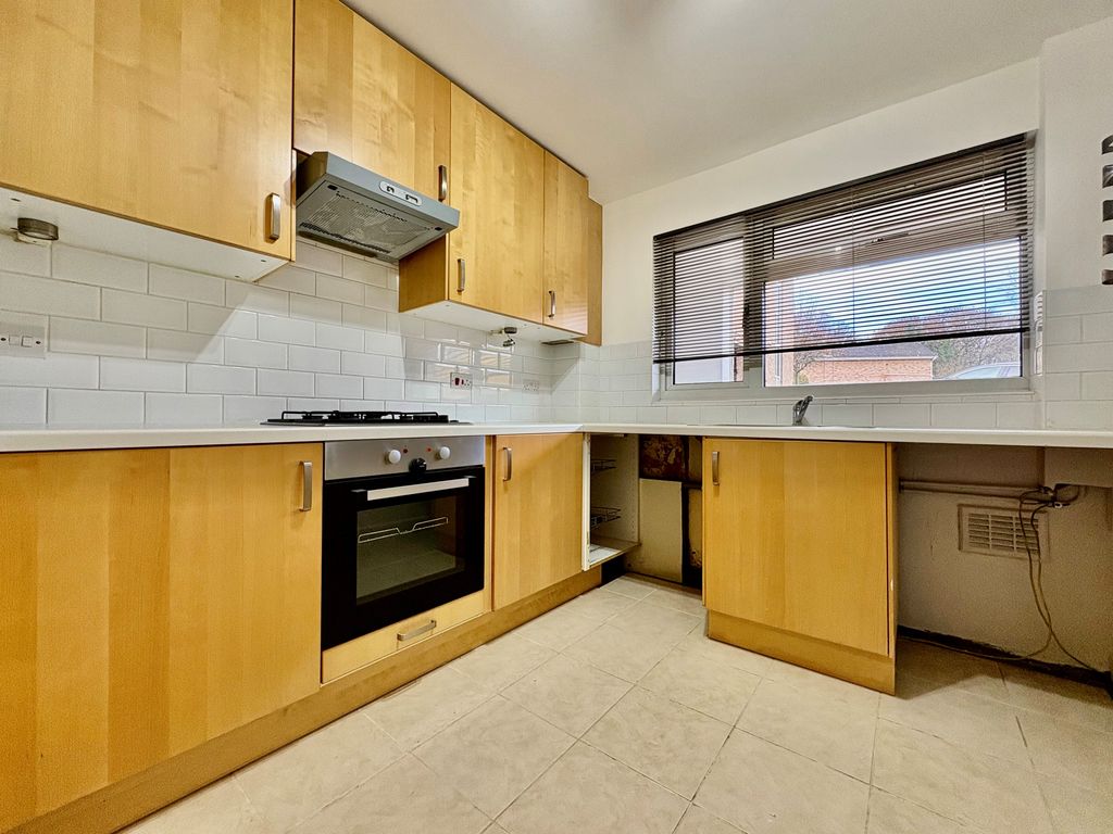 Property photo 1 of 13 Bathroom