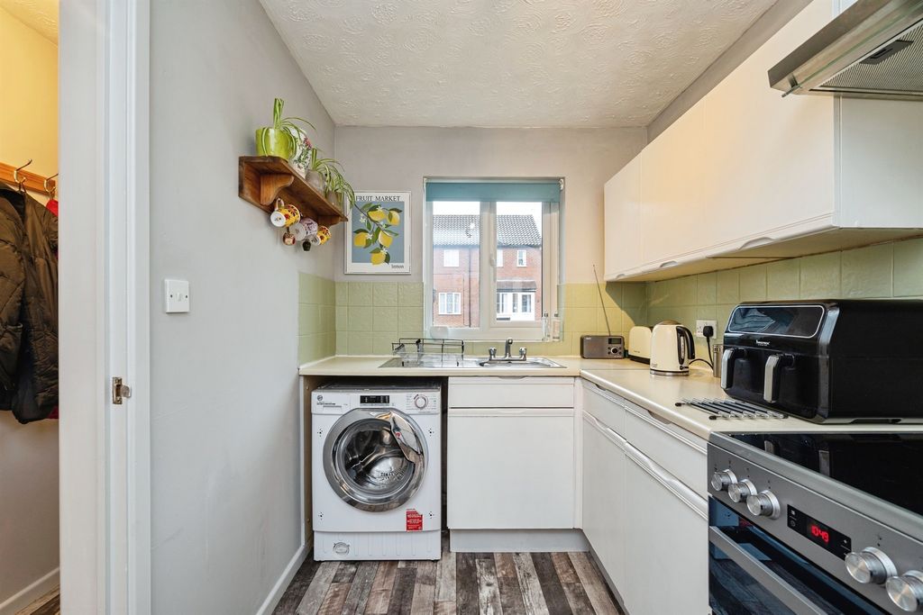 Property photo 3 of 17