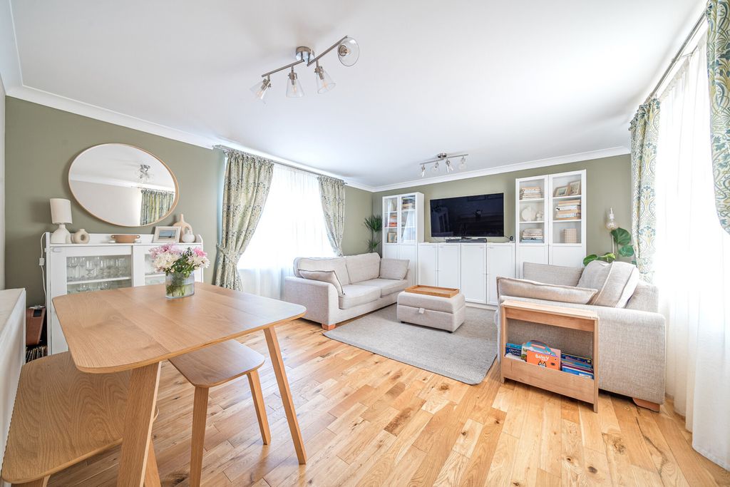 Property photo 2 of 16 Reception