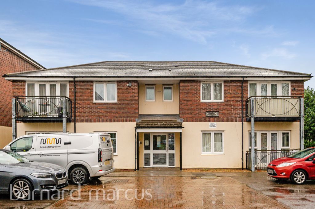 Property photo 3 of 8 Exterior