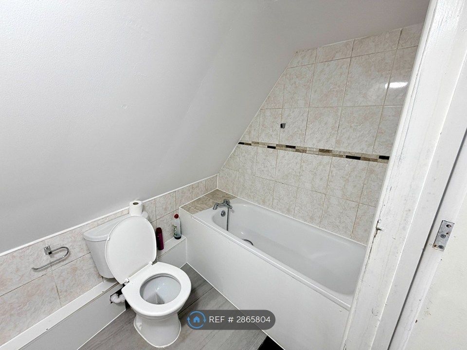 Property photo 2 of 6 Bath