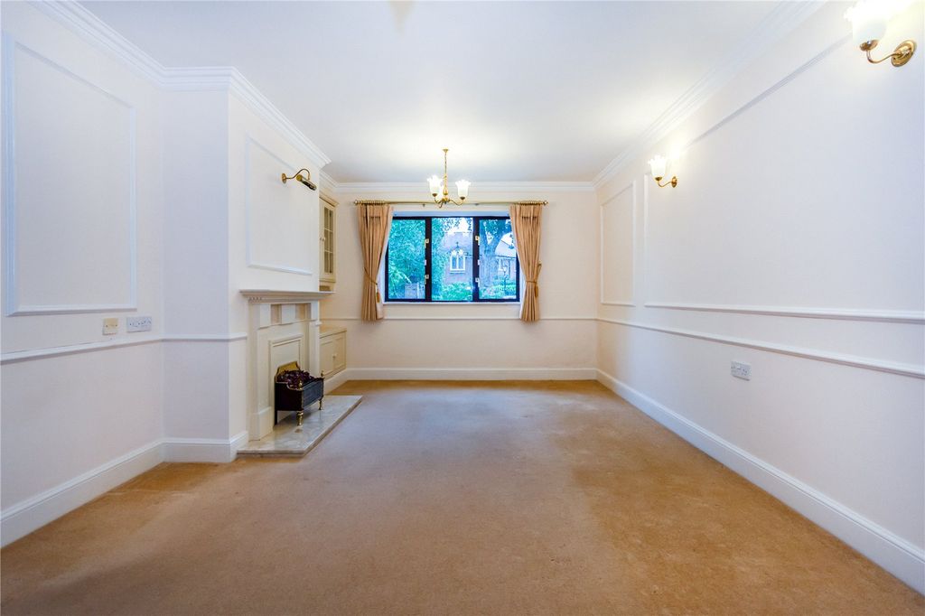Property photo 2 of 18 Living Room