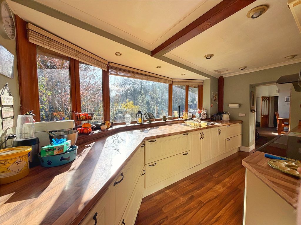 Property photo 2 of 23 Picture No. 30