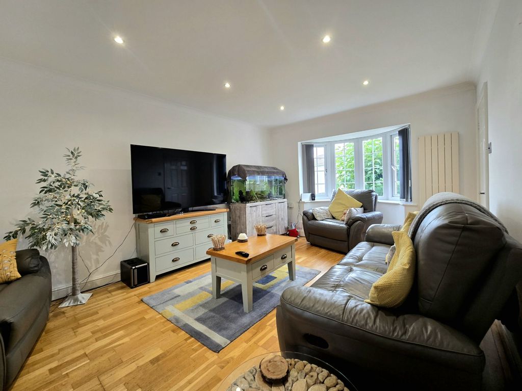 Property photo 2 of 30