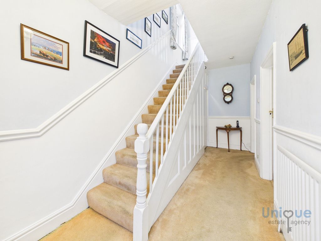 Property photo 3 of 40