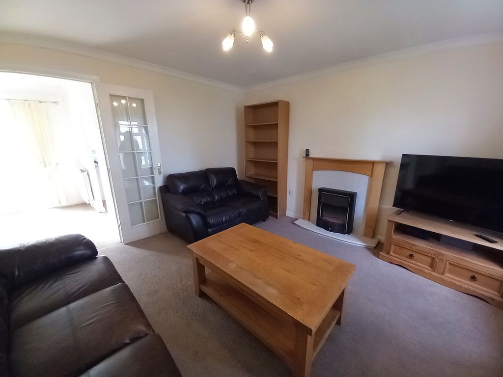 Property photo 2 of 9 Lounge