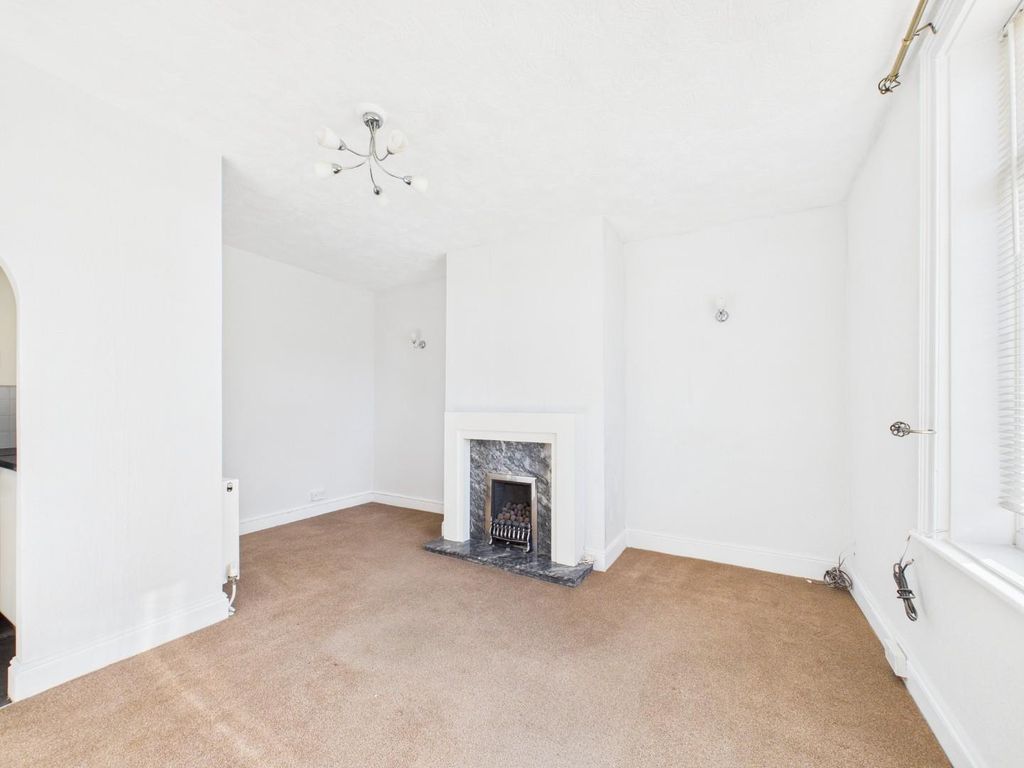 Property photo 2 of 7 Living Room