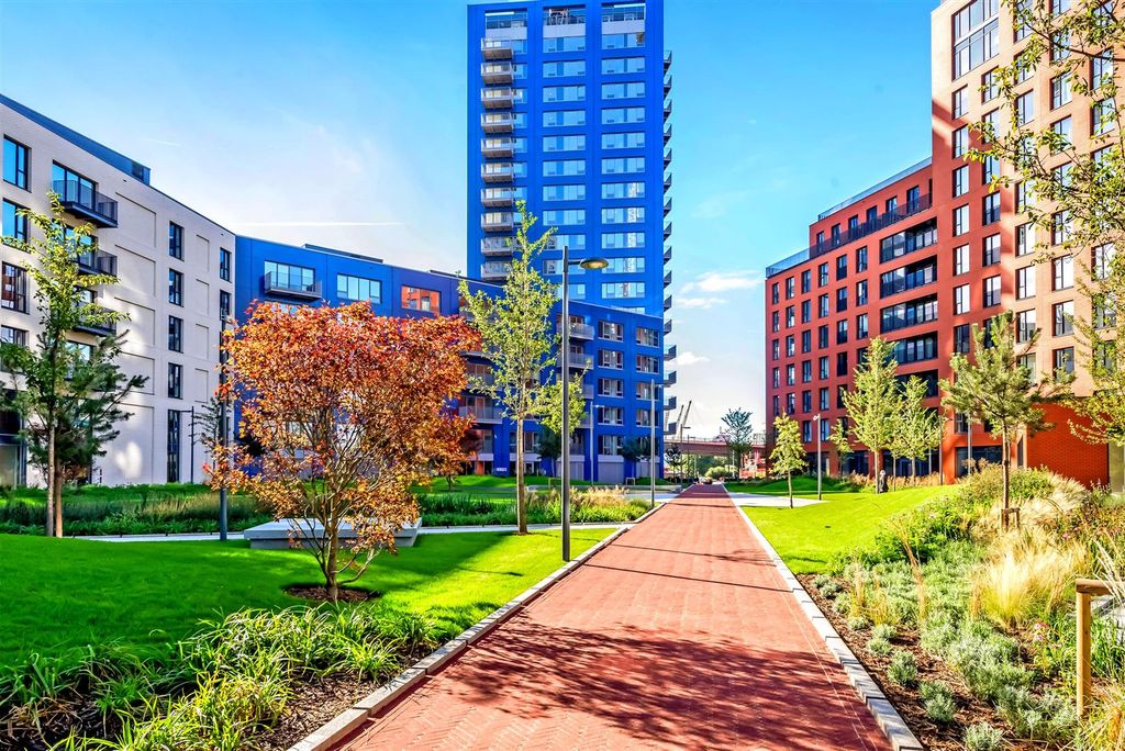 Property photo 3 of 15 Hercules House