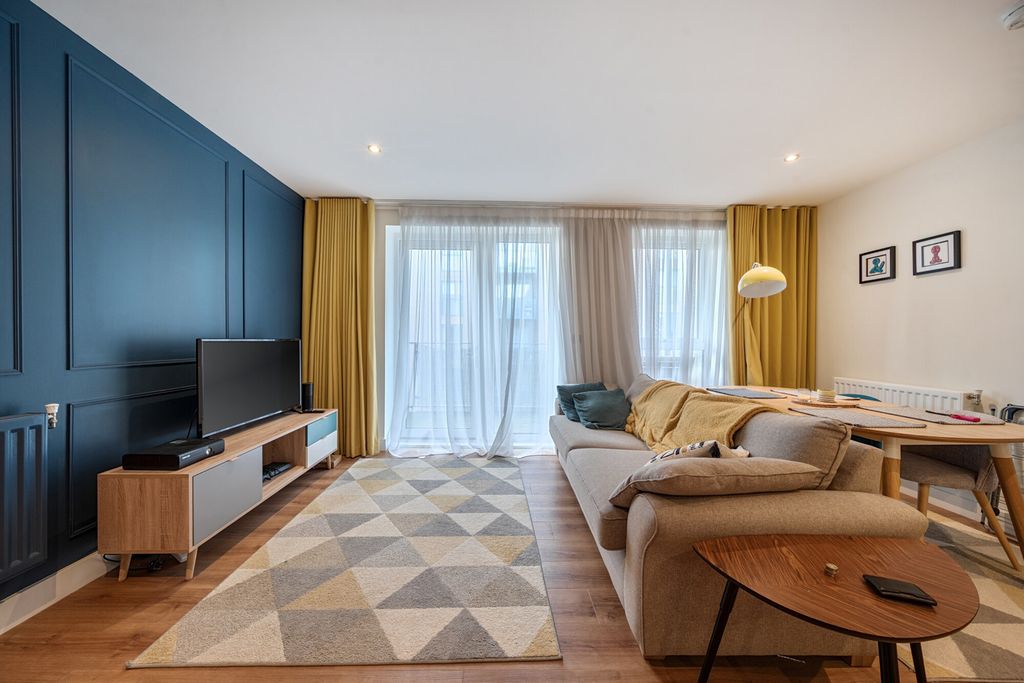 Property photo 2 of 16 Reception