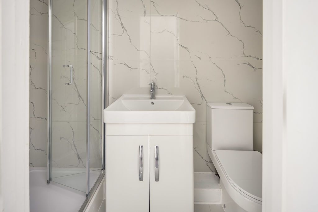 Additional image 13 of 5 bed flat to rentSharers Welcome IG1