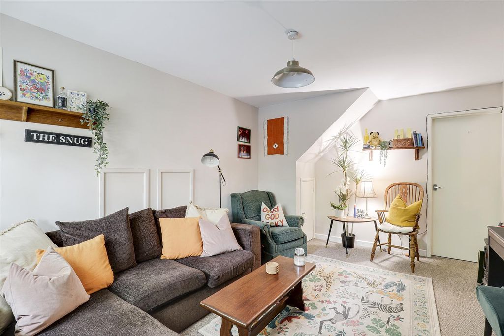Property photo 3 of 16 604.Jpg