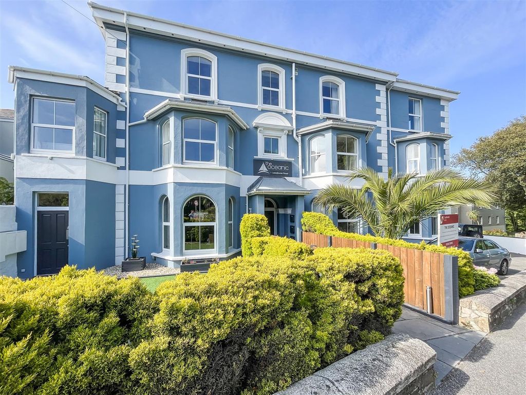 Property photo 2 of 18