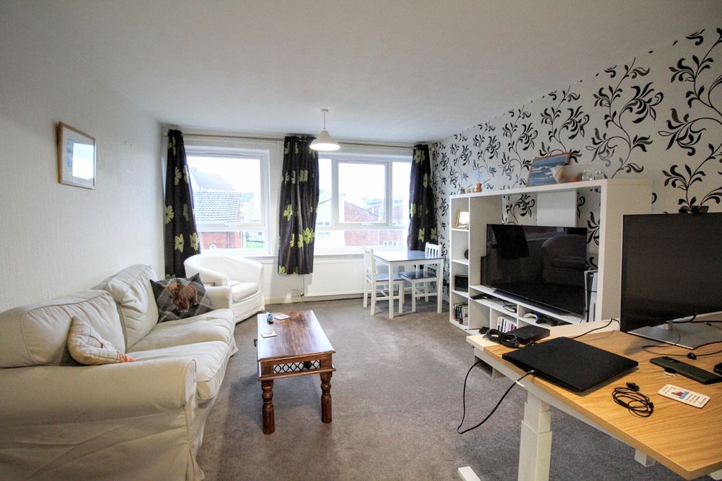 Property photo 2 of 10 Lounge