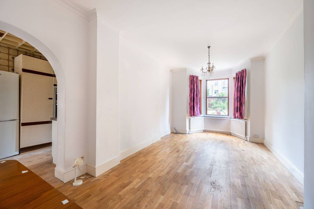 Property photo 2 of 16