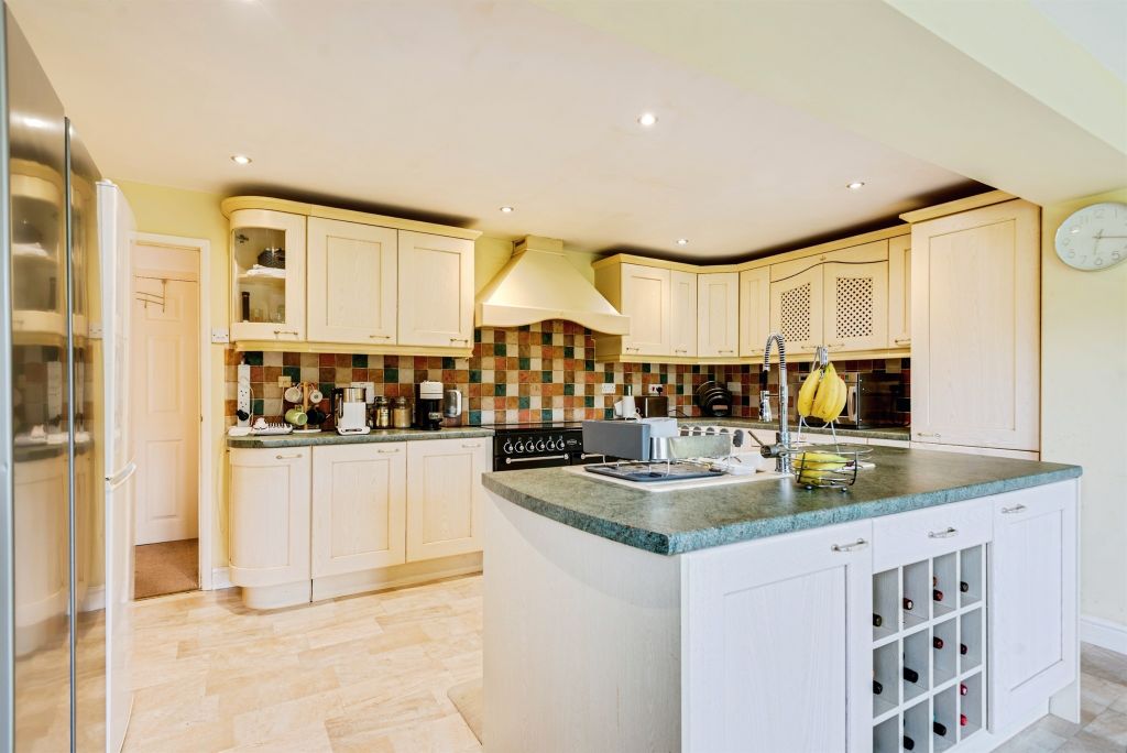 Property photo 2 of 26