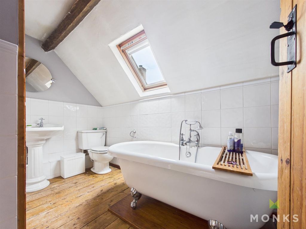 Property photo 3 of 41 Cam01348G0-Pr0769-Still017.Jpg