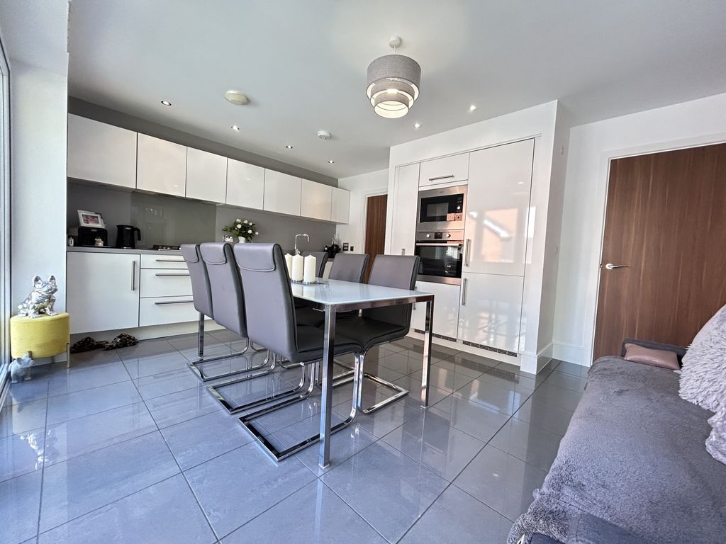 Property photo 2 of 25 Img_3036