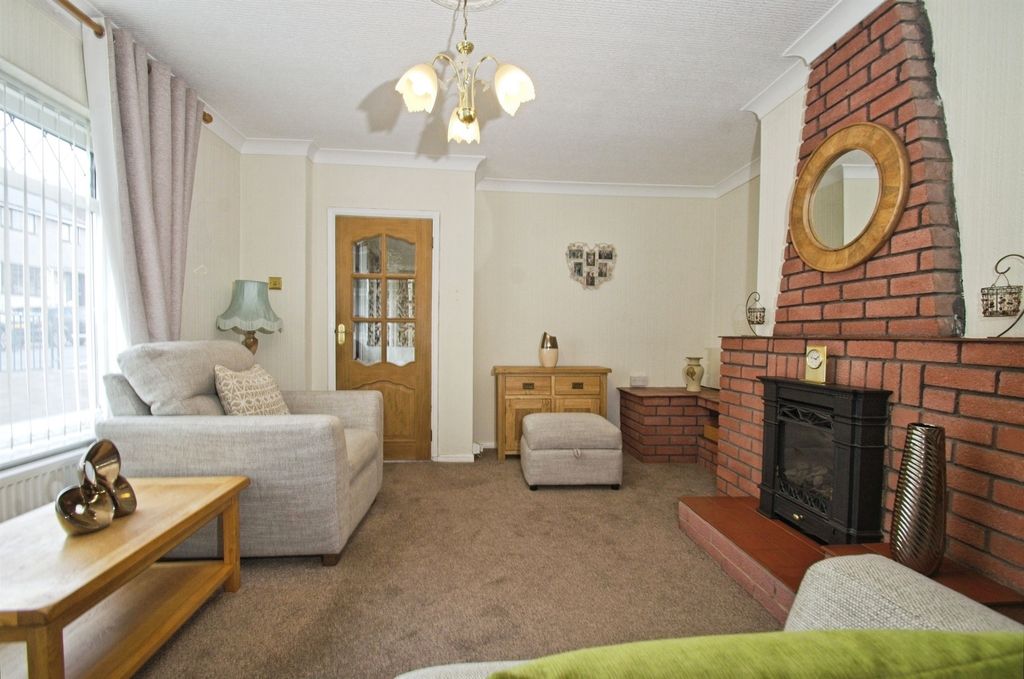 Property photo 3 of 27