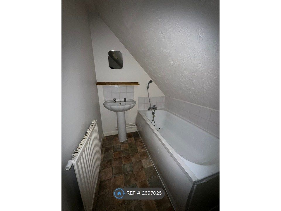 Property photo 3 of 4