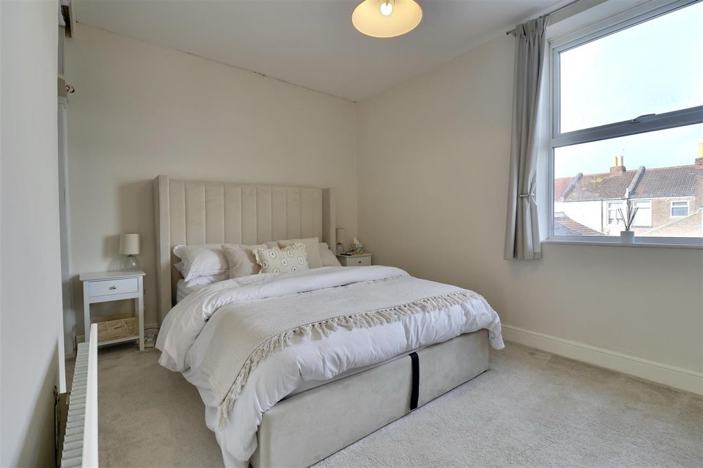 Property photo 1 of 16 5A256C14-82E6-4Be5-9632-901227B3Def7_1_201_A.Jpeg