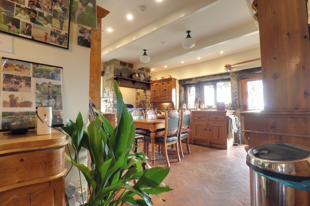 Property photo 3 of 64 Farm Kit 1