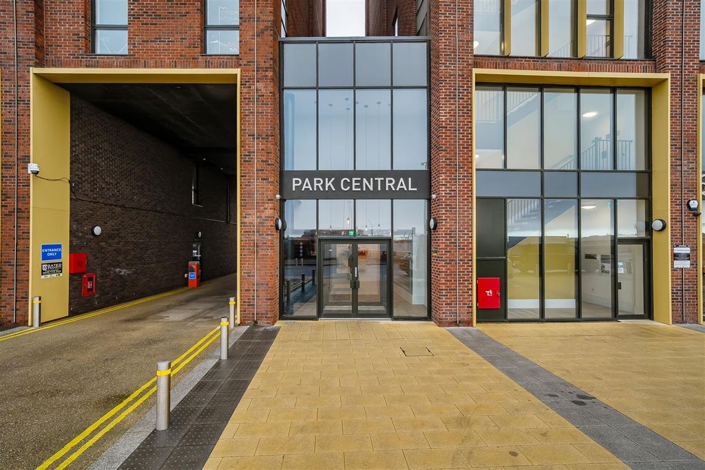 Property photo 2 of 17 1396438-2-696640d0A511E.Jpg