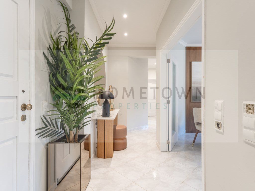 Property photo 2 of 33