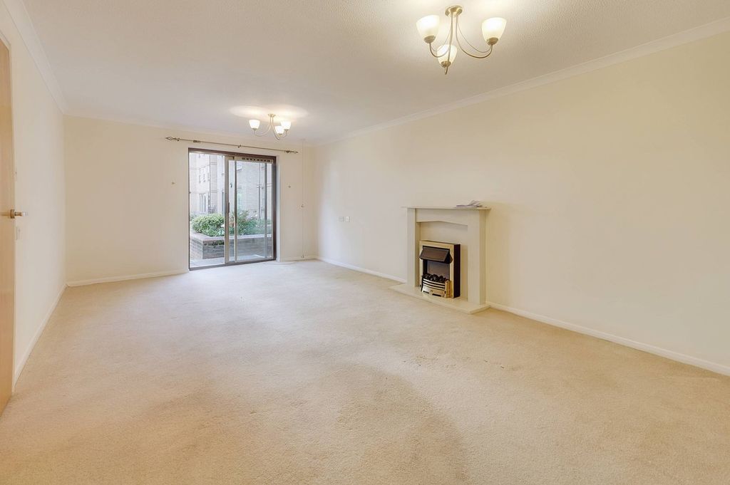 Property photo 2 of 8