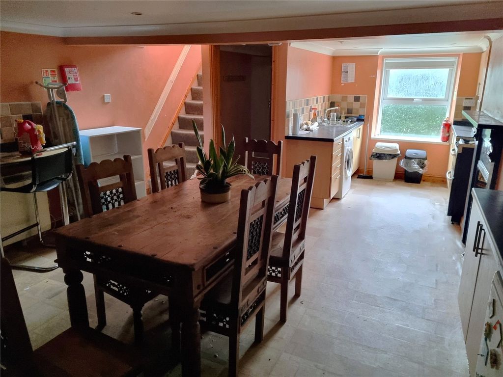 Property photo 2 of 13 Picture No. 12