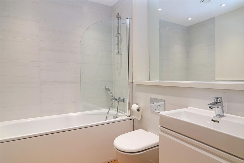 Additional image 16 of 2 bed flat for saleLondon Road, East Grinstead RH19