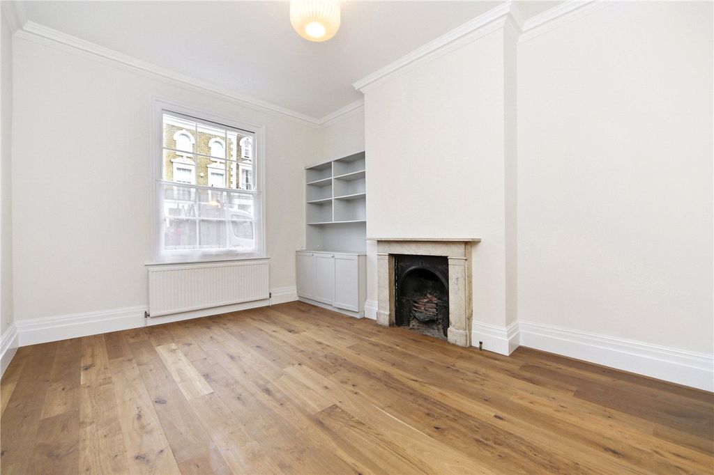 Property photo 3 of 11 Reception