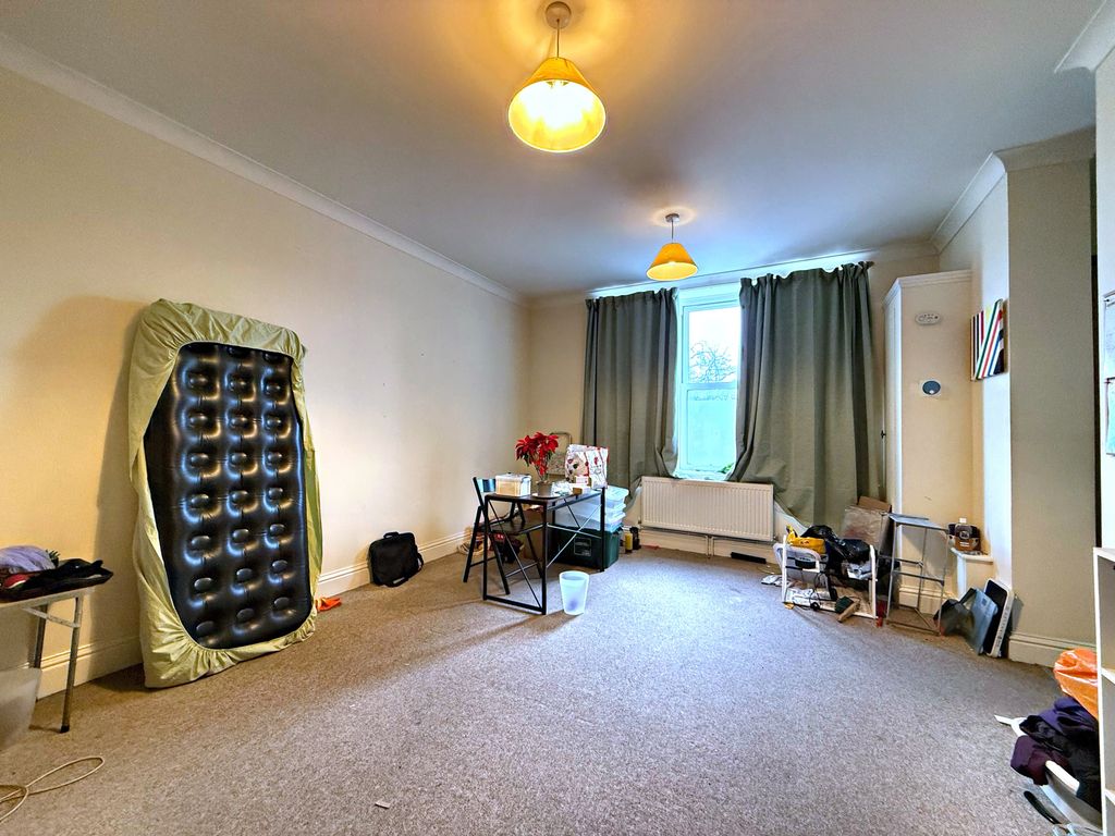 Property photo 2 of 5 Living Room