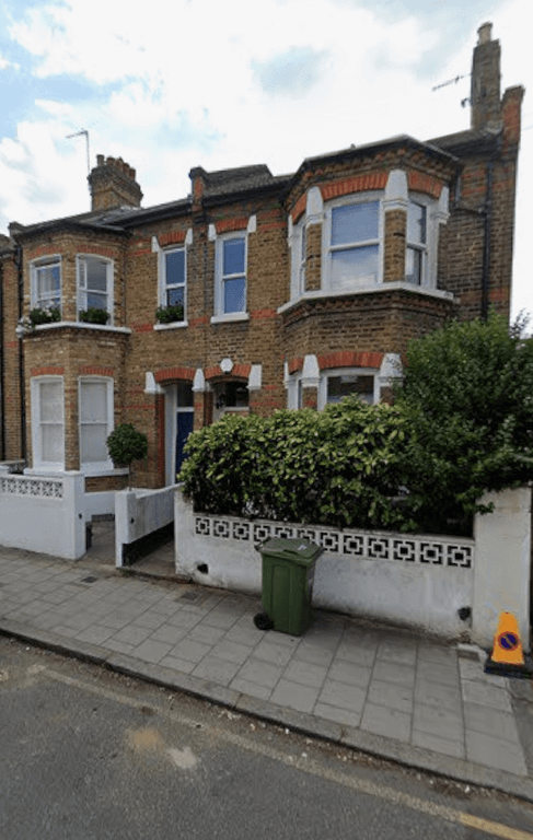 Property photo 1 of 1 A Spacious Five Bedroom, Two Bathroom Terraced House With Private Garden Situated In Clapham, Providing Convenient Access Into Both The West End And The City.