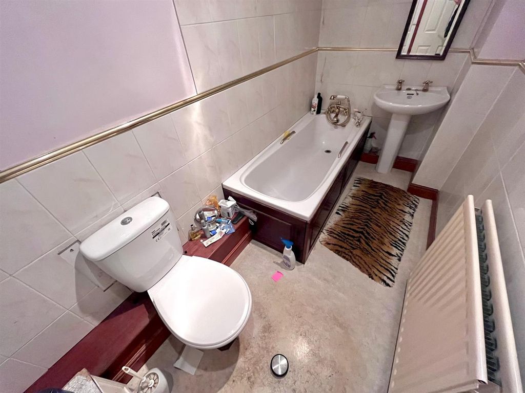 Property photo 3 of 5 Bathroom