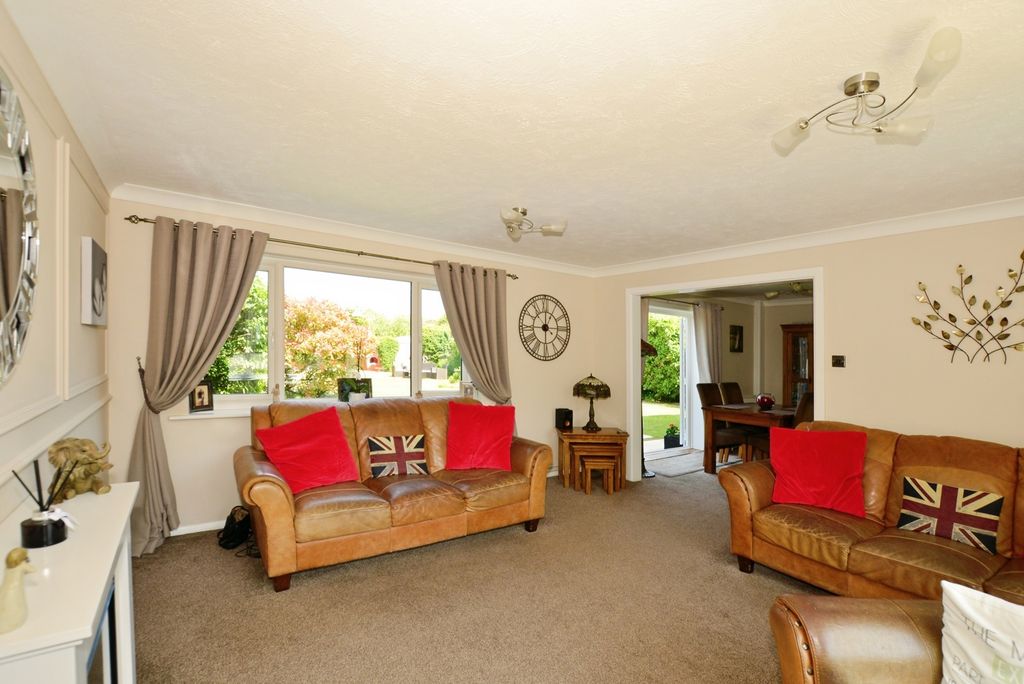 Property photo 2 of 17 Photo