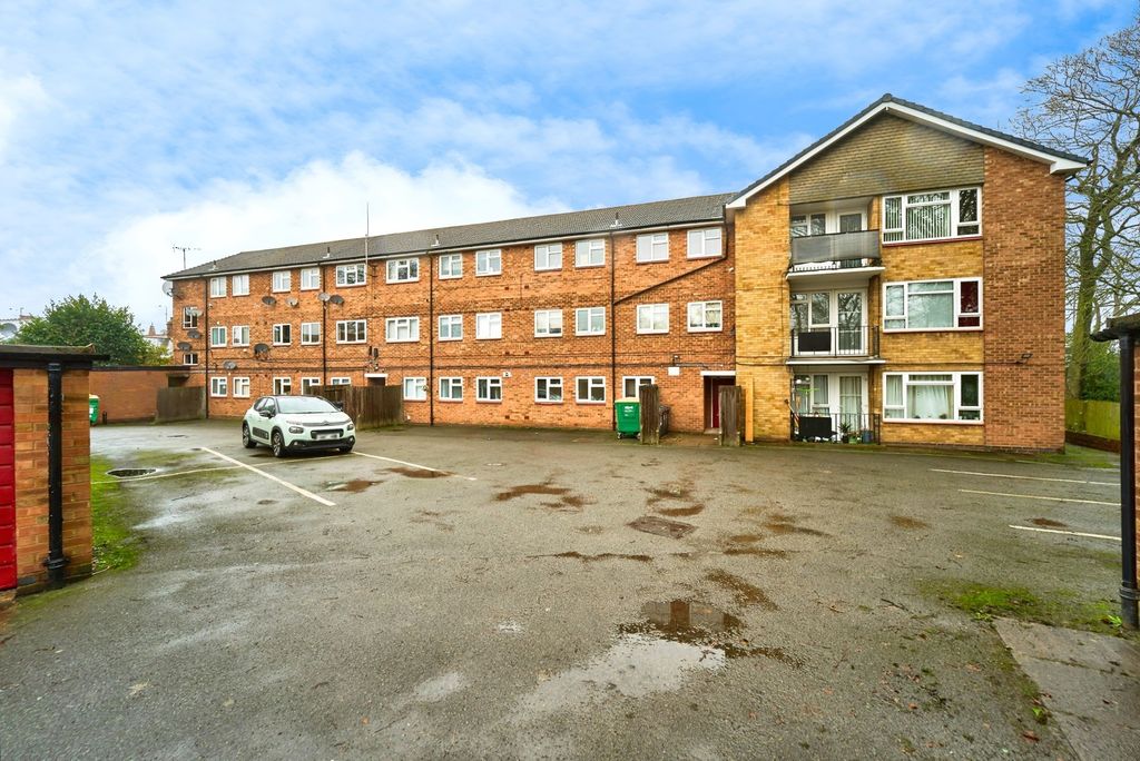 Property photo 2 of 11 Pbox-Img.Jpg